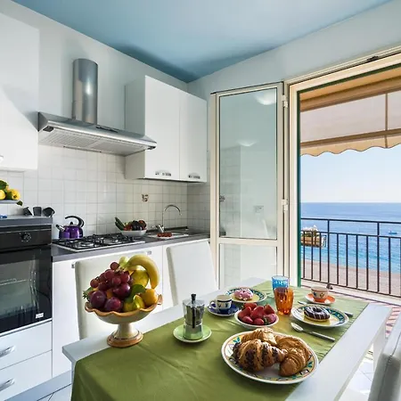 アパート Loft Balcone Sul Mare レトイアンニ