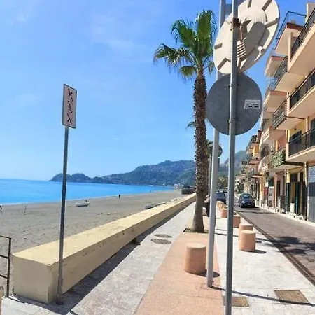 Loft Balcone Sul Mare Apartment Letojanni